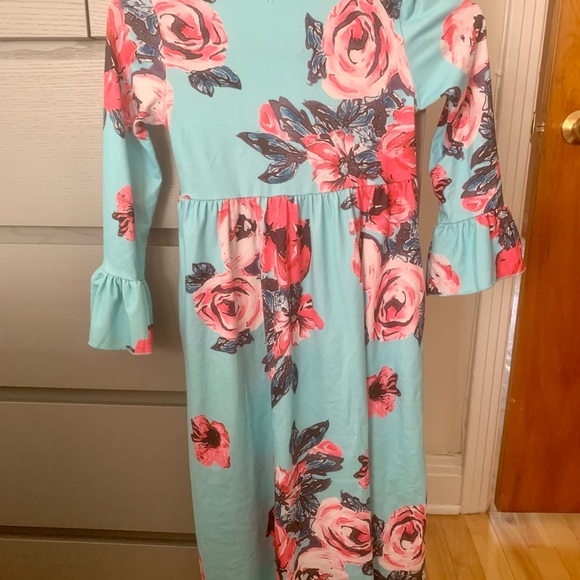 Girls maxi dress. Size 8. - Picture 2 of 3